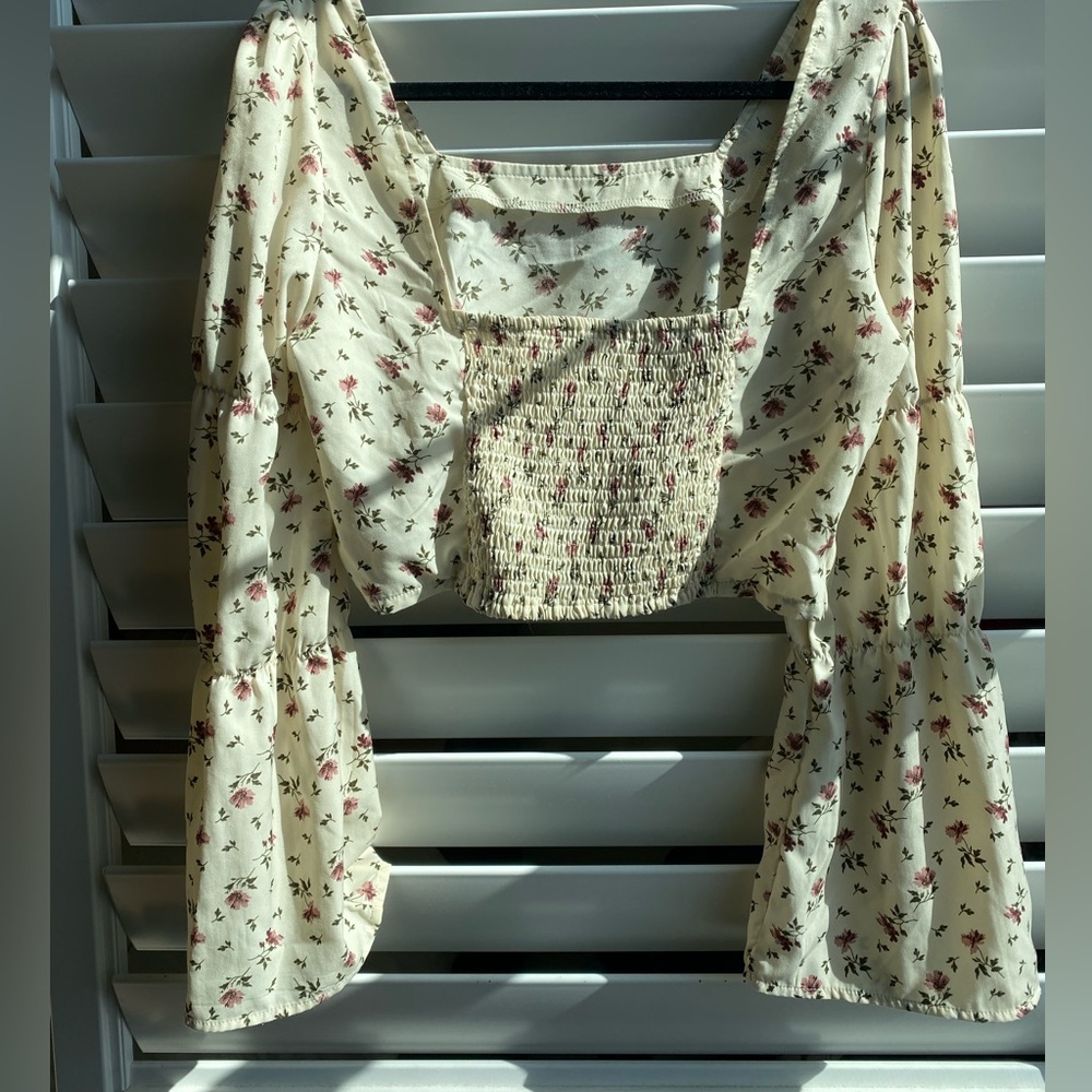 Cropped Floral Bell Sleeve Blouse